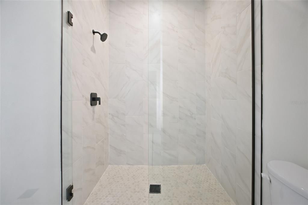 For Sale: $349,000 (3 beds, 2 baths, 1403 Square Feet)