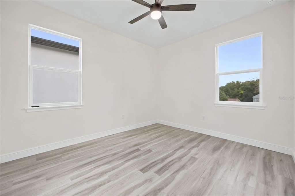 For Sale: $349,000 (3 beds, 2 baths, 1403 Square Feet)