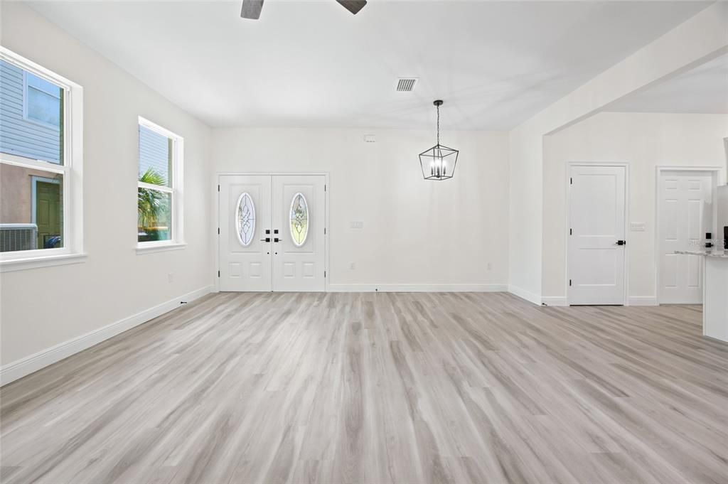 For Sale: $349,000 (3 beds, 2 baths, 1403 Square Feet)