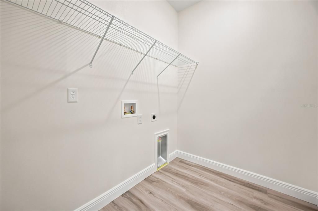 For Sale: $349,000 (3 beds, 2 baths, 1403 Square Feet)