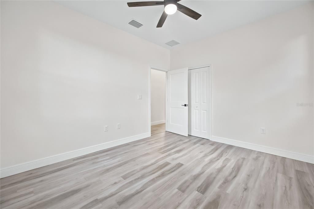 For Sale: $349,000 (3 beds, 2 baths, 1403 Square Feet)