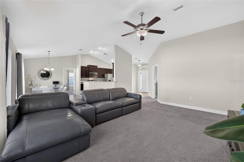 For Sale: $265,000 (4 beds, 2 baths, 1775 Square Feet)
