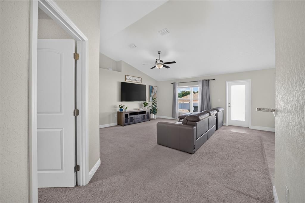 For Sale: $265,000 (4 beds, 2 baths, 1775 Square Feet)