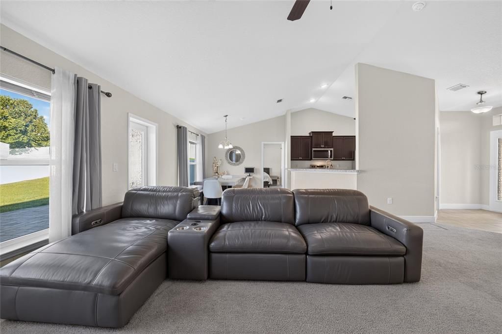 For Sale: $265,000 (4 beds, 2 baths, 1775 Square Feet)