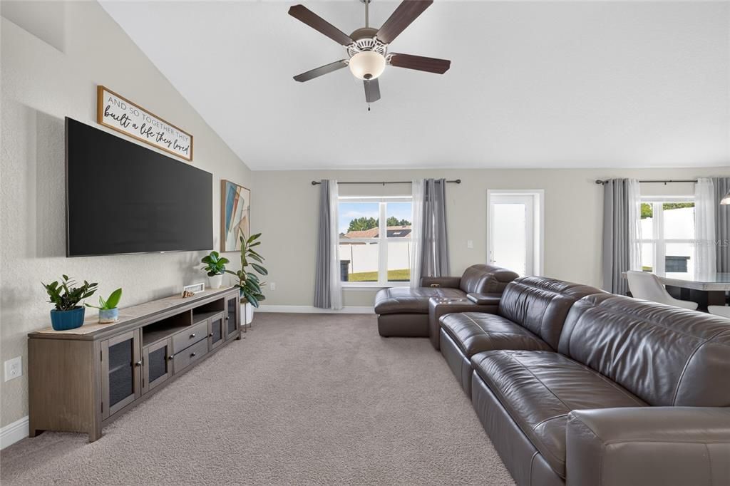For Sale: $265,000 (4 beds, 2 baths, 1775 Square Feet)