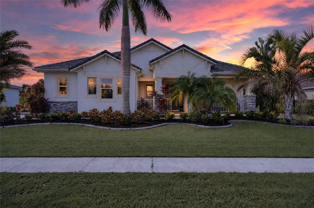 For Sale: $1,200,000 (4 beds, 3 baths, 3205 Square Feet)