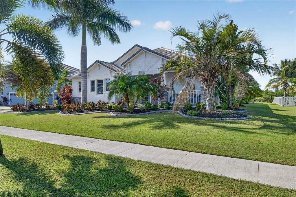 For Sale: $1,200,000 (4 beds, 3 baths, 3205 Square Feet)