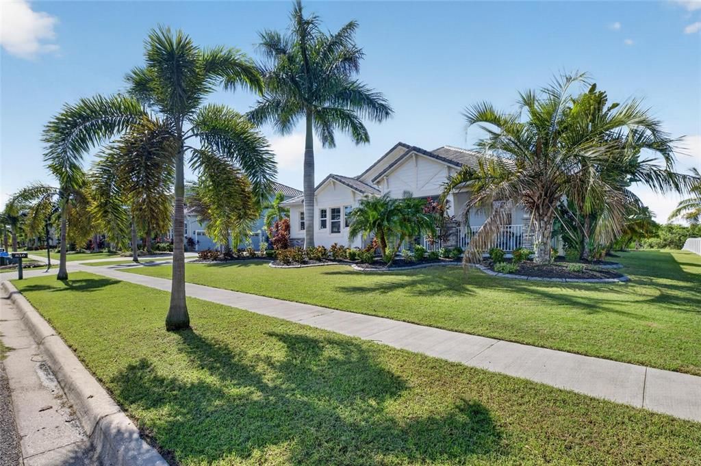 For Sale: $1,200,000 (4 beds, 3 baths, 3205 Square Feet)