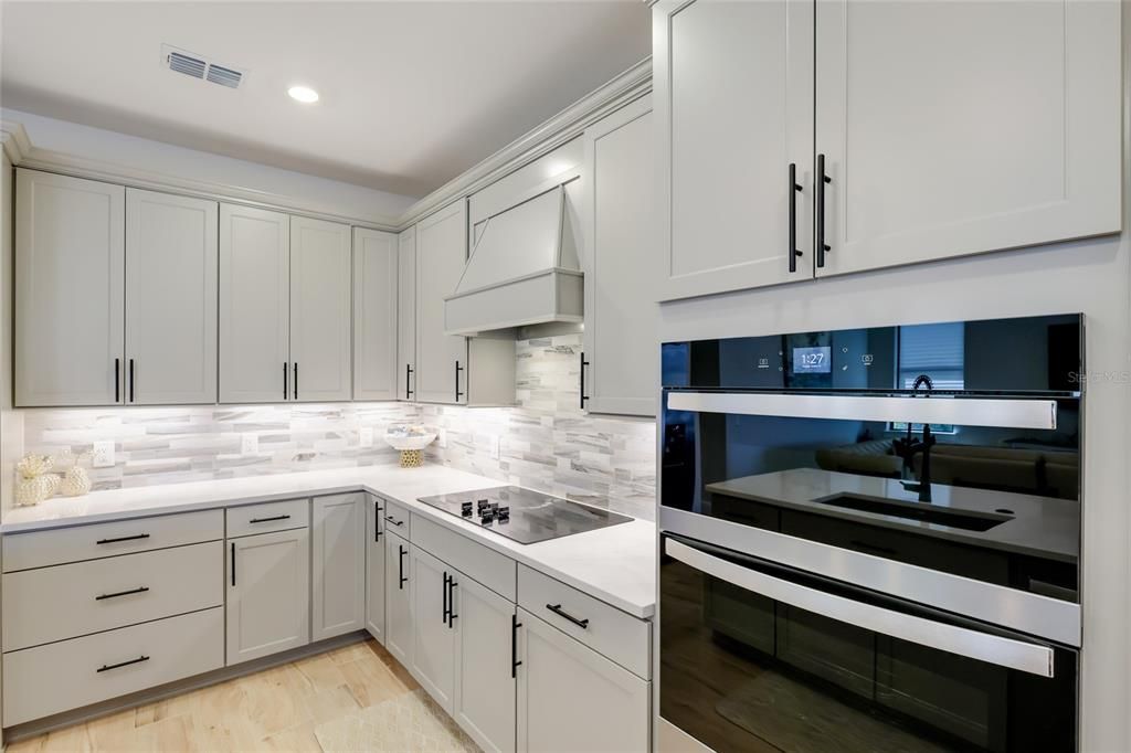 En Venta: $749,900 (3 camas, 2 baños, 2054 Pies cuadrados)