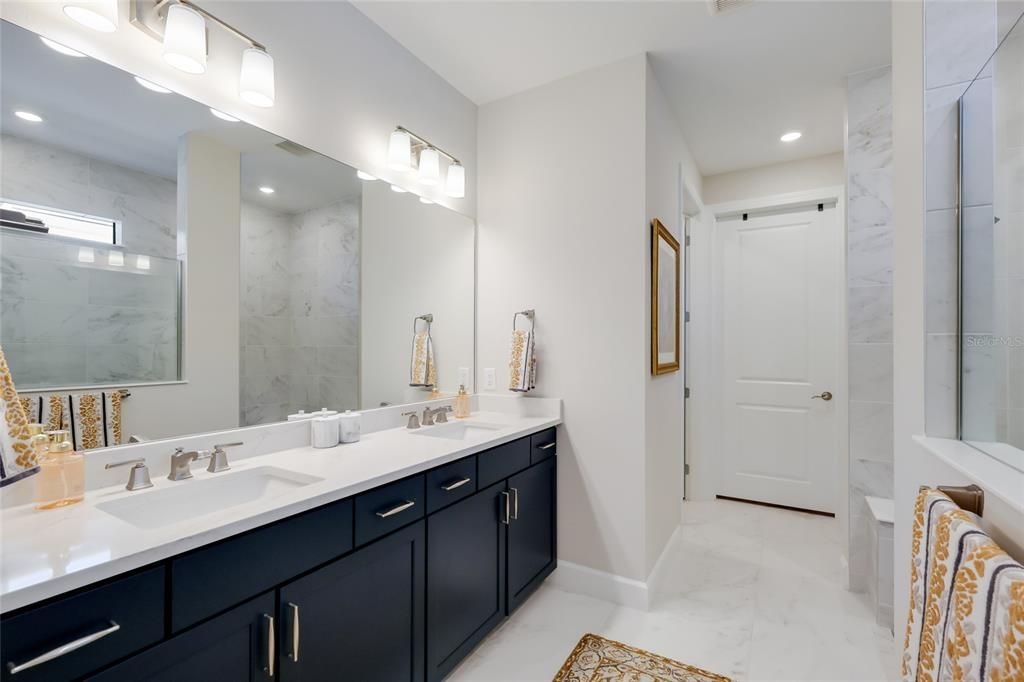 En Venta: $749,900 (3 camas, 2 baños, 2054 Pies cuadrados)