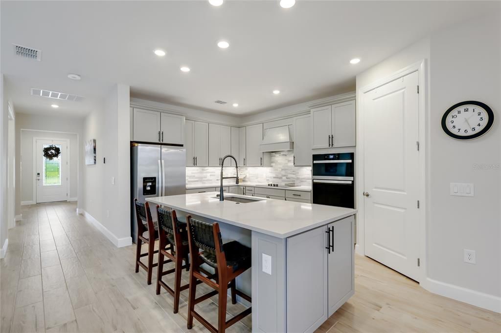 En Venta: $749,900 (3 camas, 2 baños, 2054 Pies cuadrados)