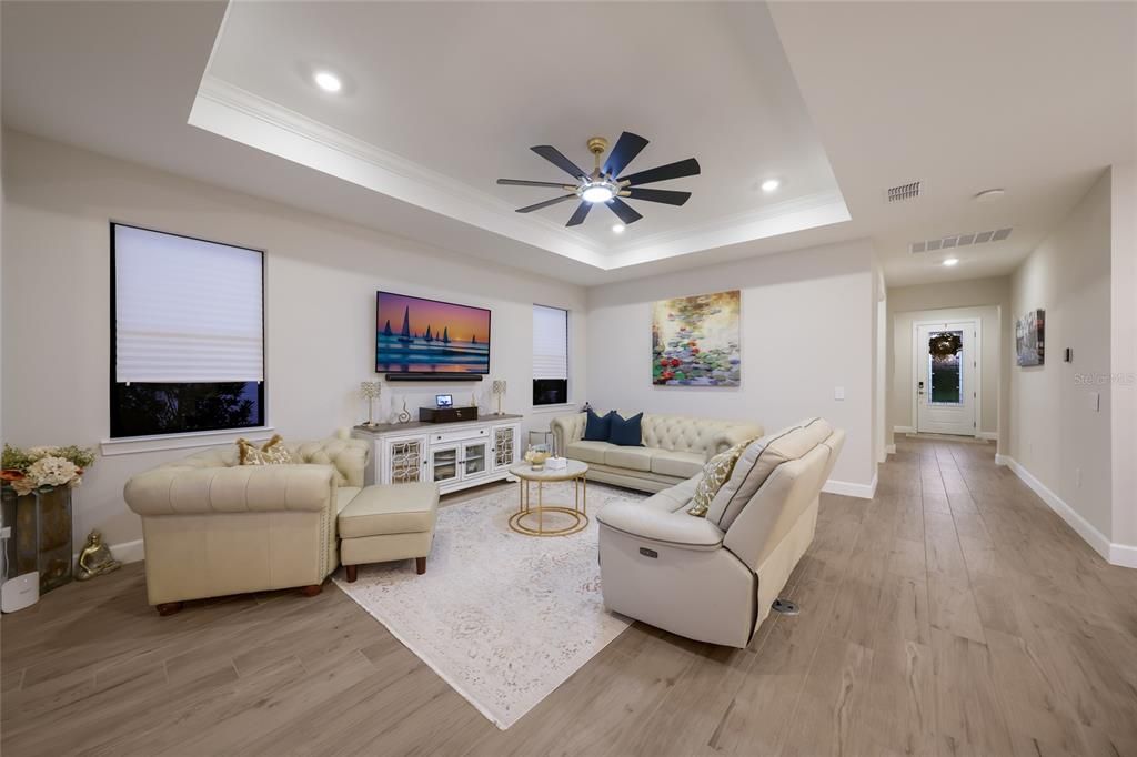 En Venta: $749,900 (3 camas, 2 baños, 2054 Pies cuadrados)
