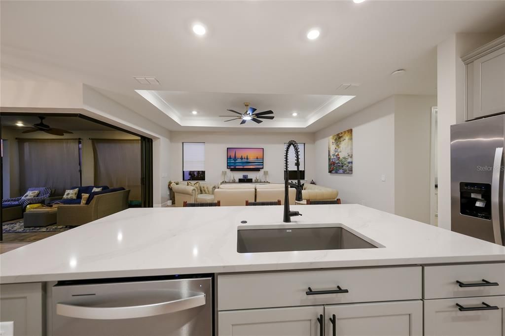 En Venta: $749,900 (3 camas, 2 baños, 2054 Pies cuadrados)