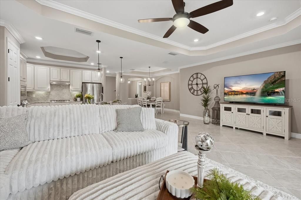 En Venta: $949,000 (4 camas, 2 baños, 2270 Pies cuadrados)