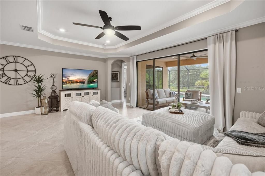 En Venta: $949,000 (4 camas, 2 baños, 2270 Pies cuadrados)