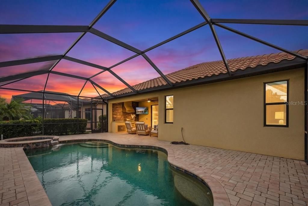 En Venta: $949,000 (4 camas, 2 baños, 2270 Pies cuadrados)