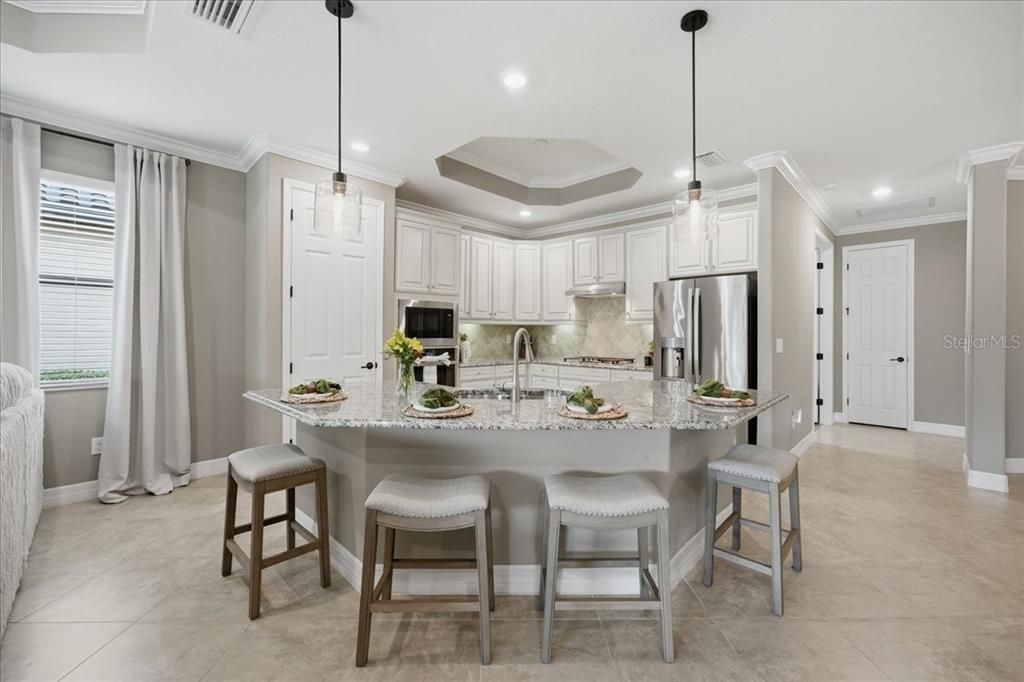 En Venta: $949,000 (4 camas, 2 baños, 2270 Pies cuadrados)