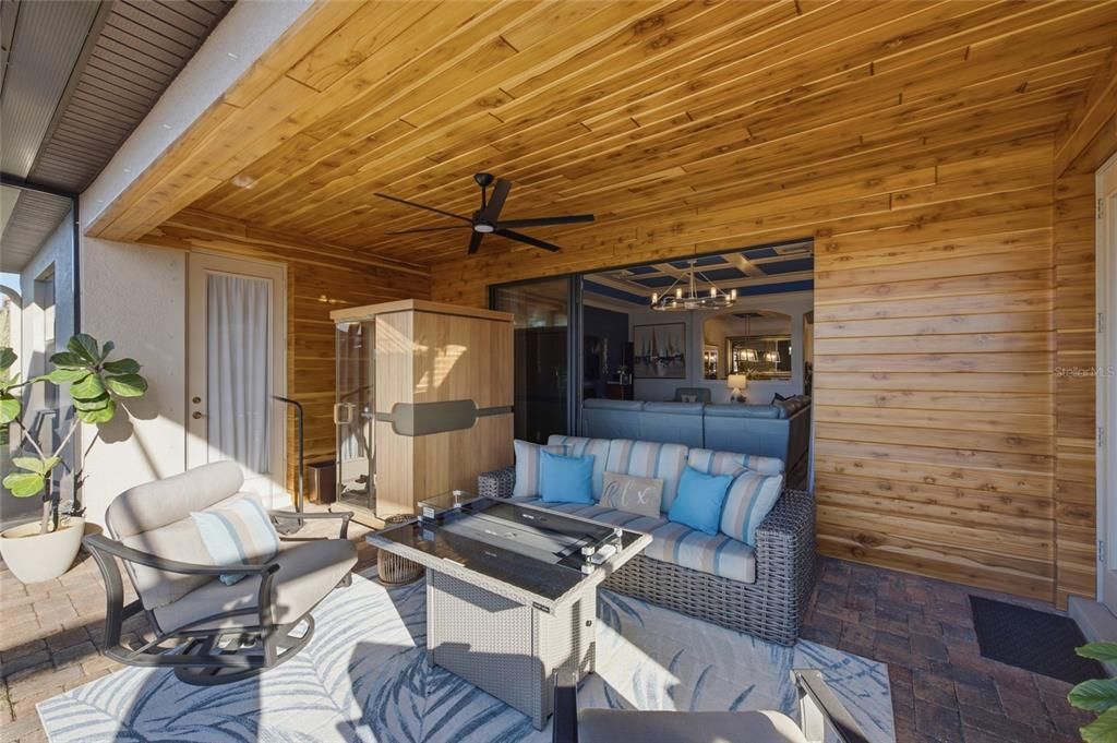 En Venta: $750,000 (4 camas, 2 baños, 2268 Pies cuadrados)