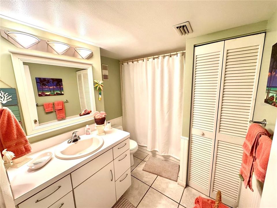 En Venta: $399,900 (2 camas, 2 baños, 1236 Pies cuadrados)