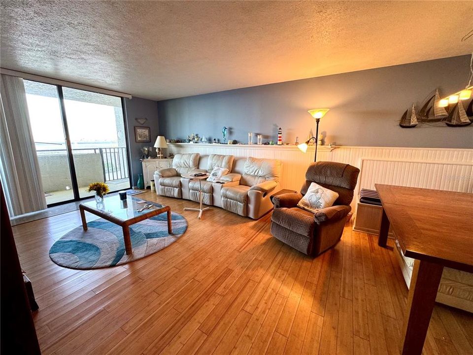 En Venta: $399,900 (2 camas, 2 baños, 1236 Pies cuadrados)