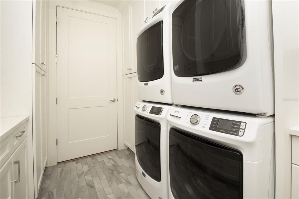 待售: $6,299,000 (5 贝兹, 6 浴室, 4818 平方英尺)
