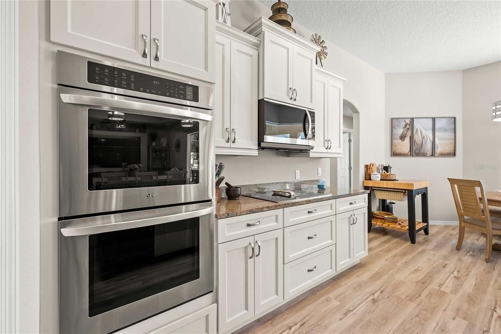 For Sale: $875,000 (3 beds, 2 baths, 2386 Square Feet)