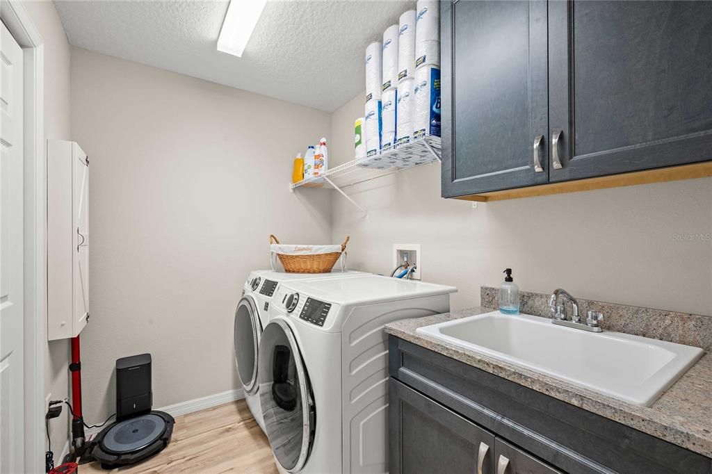 For Sale: $875,000 (3 beds, 2 baths, 2386 Square Feet)