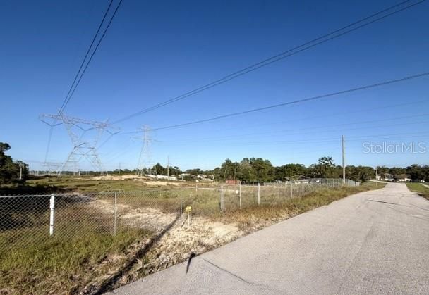 En Venta: $35,000 (3.30 acres)