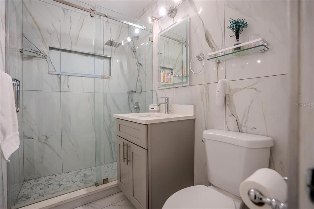 На продажу: $399,900 (3 спален, 1 ванн, 1489 Квадратных фут)