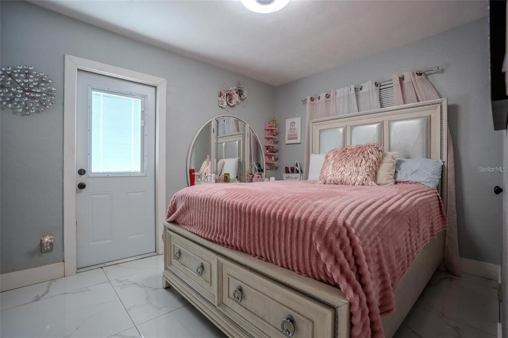 На продажу: $399,900 (3 спален, 1 ванн, 1489 Квадратных фут)