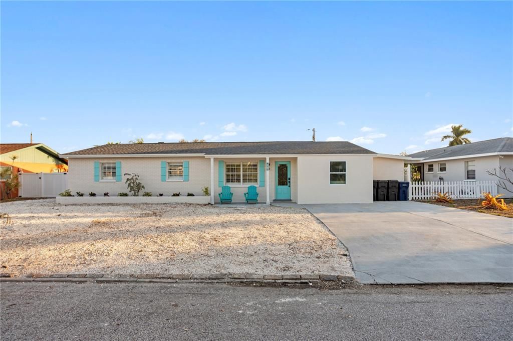 En Venta: $915,000 (4 camas, 3 baños, 1976 Pies cuadrados)