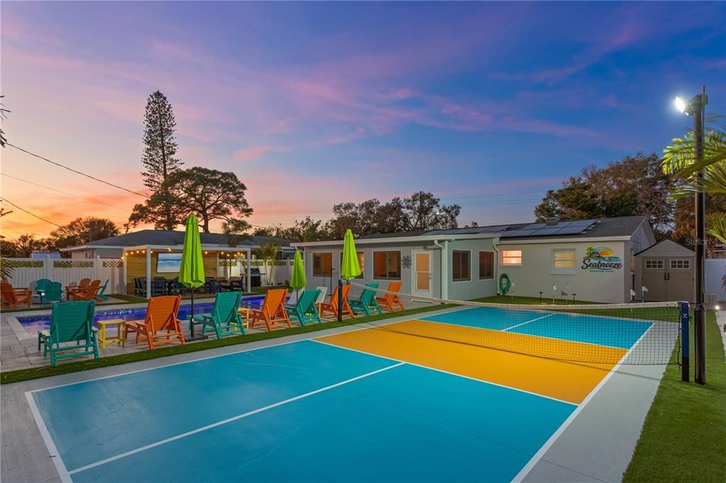 En Venta: $915,000 (4 camas, 3 baños, 1976 Pies cuadrados)