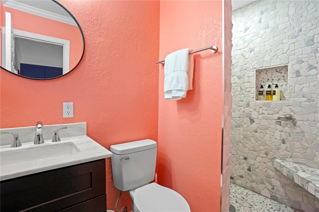 En Venta: $915,000 (4 camas, 3 baños, 1976 Pies cuadrados)