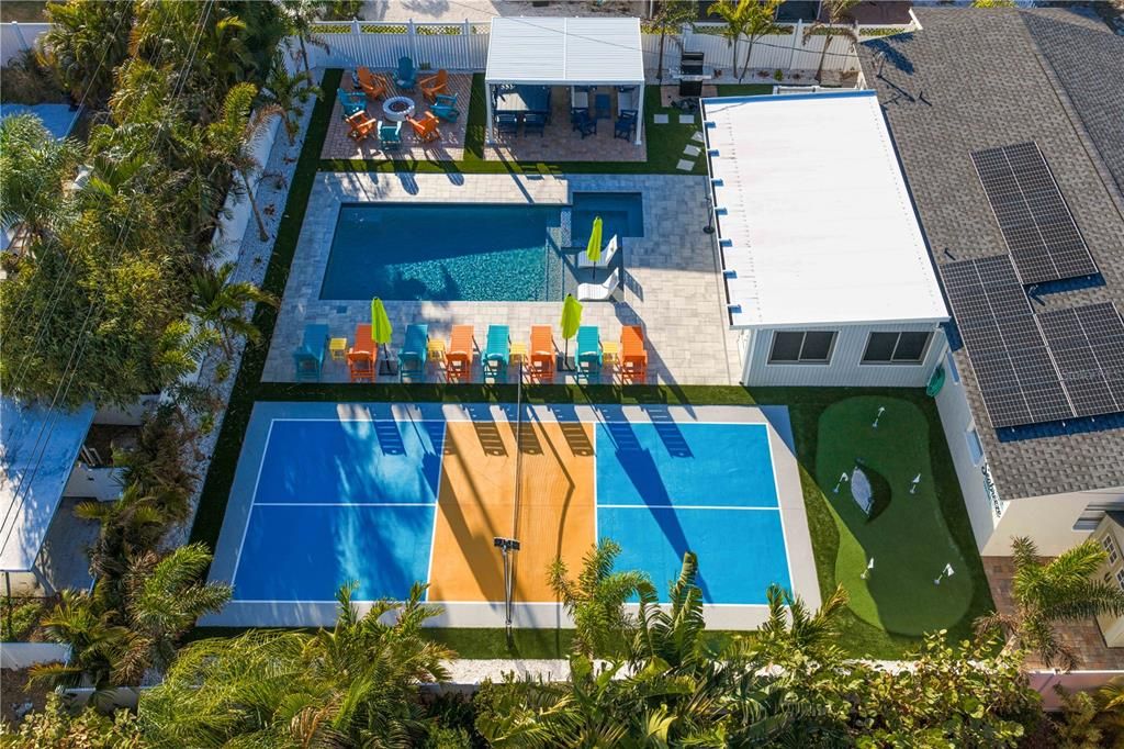 En Venta: $915,000 (4 camas, 3 baños, 1976 Pies cuadrados)