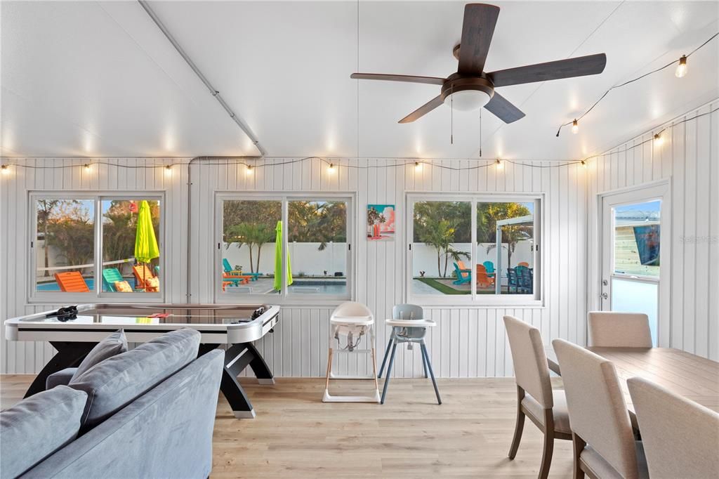 En Venta: $915,000 (4 camas, 3 baños, 1976 Pies cuadrados)
