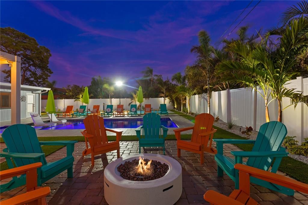 En Venta: $915,000 (4 camas, 3 baños, 1976 Pies cuadrados)