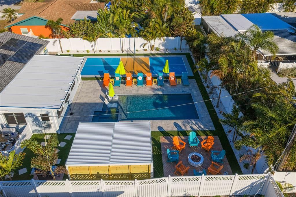 En Venta: $915,000 (4 camas, 3 baños, 1976 Pies cuadrados)