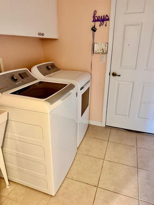 В аренду: $3,100 (4 спален, 3 ванн, 2383 Квадратных фут)