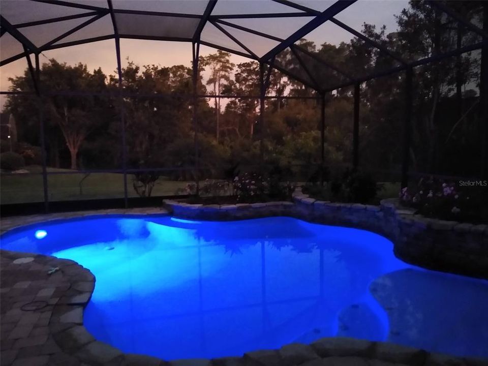 En Venta: $709,000 (4 camas, 3 baños, 2749 Pies cuadrados)