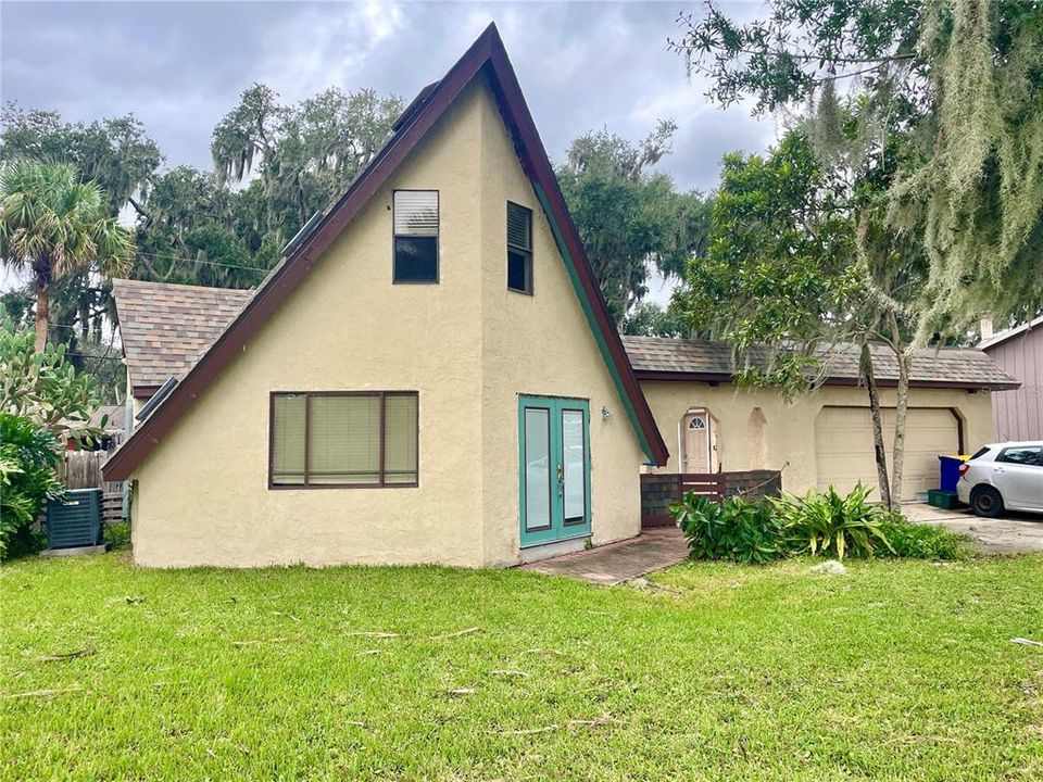 For Sale: $175,000 (3 beds, 2 baths, 1200 Square Feet)