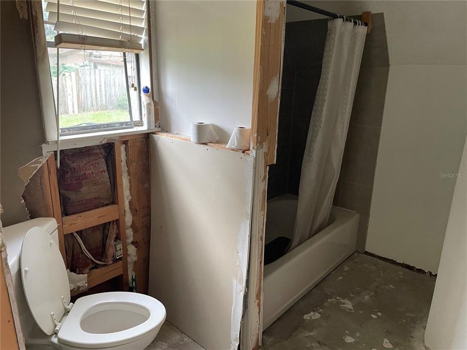 For Sale: $175,000 (3 beds, 2 baths, 1200 Square Feet)