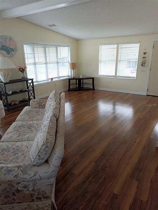 En Venta: $144,900 (2 camas, 2 baños, 1050 Pies cuadrados)