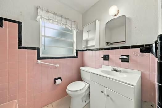 For Sale: $184,900 (3 beds, 1 baths, 1142 Square Feet)