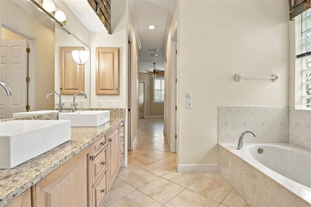 En Venta: $459,999 (3 camas, 4 baños, 3241 Pies cuadrados)