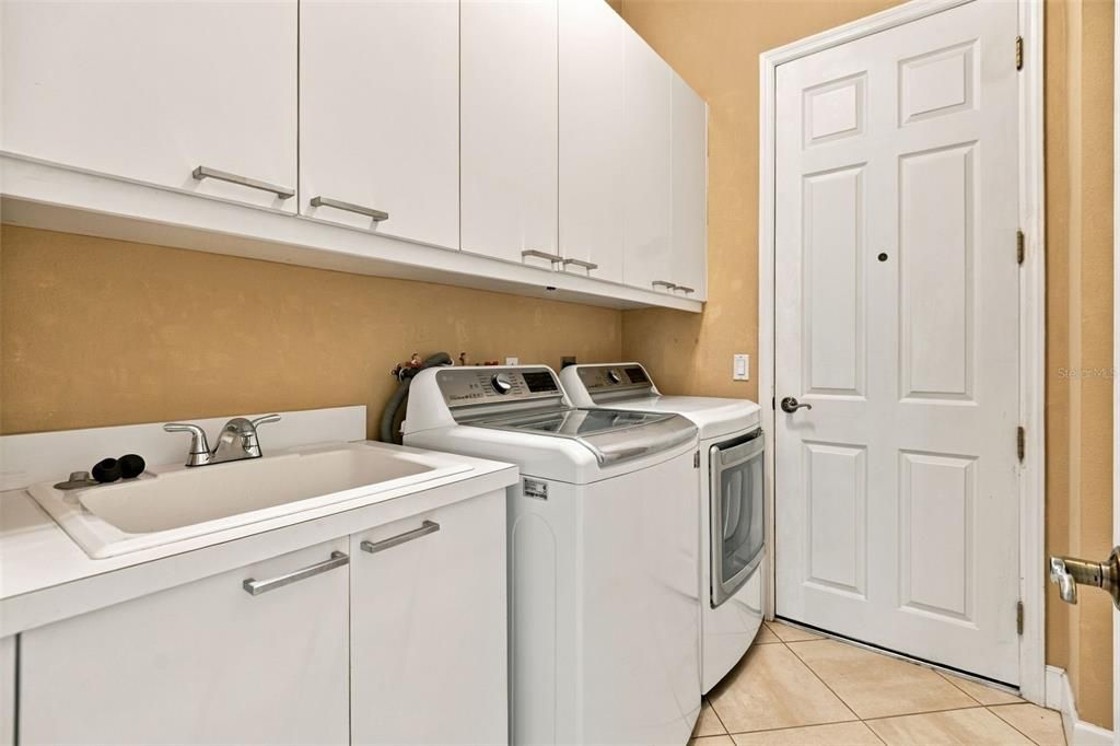 En Venta: $459,999 (3 camas, 4 baños, 3241 Pies cuadrados)