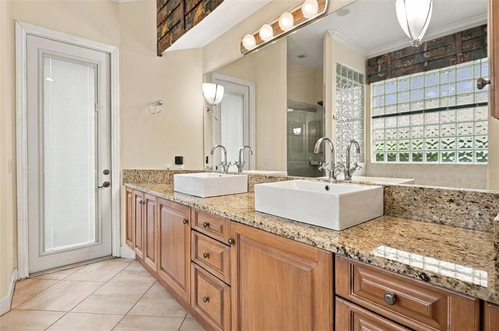 En Venta: $459,999 (3 camas, 4 baños, 3241 Pies cuadrados)