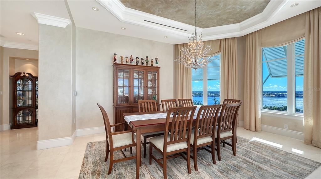 For Sale: $6,995,000 (4 beds, 4 baths, 5987 Square Feet)