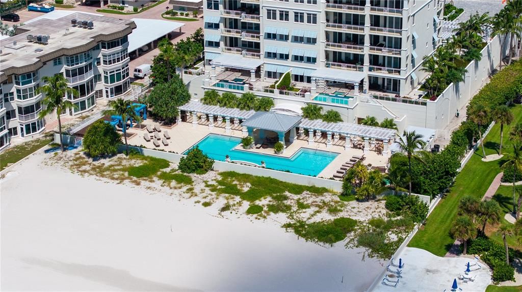 For Sale: $6,995,000 (4 beds, 4 baths, 5987 Square Feet)