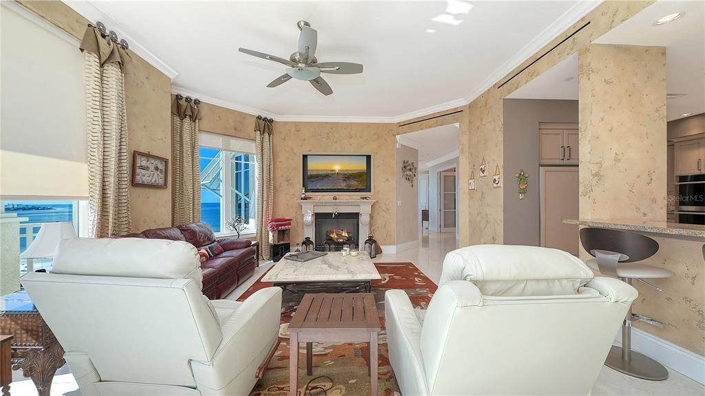 For Sale: $6,995,000 (4 beds, 4 baths, 5987 Square Feet)