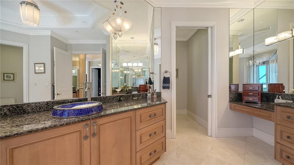 For Sale: $6,995,000 (4 beds, 4 baths, 5987 Square Feet)